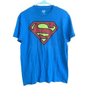 Superman T-Shirt Men’s Size Medium Short Sleeve Round Neck Blue Red Yellow